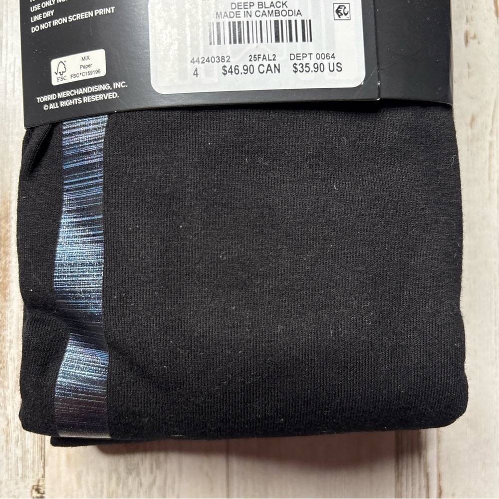 Torrid Premium Crop Leggings Foiled Deep Black
Size 4X (26) NWT! - Picture 7 of 15